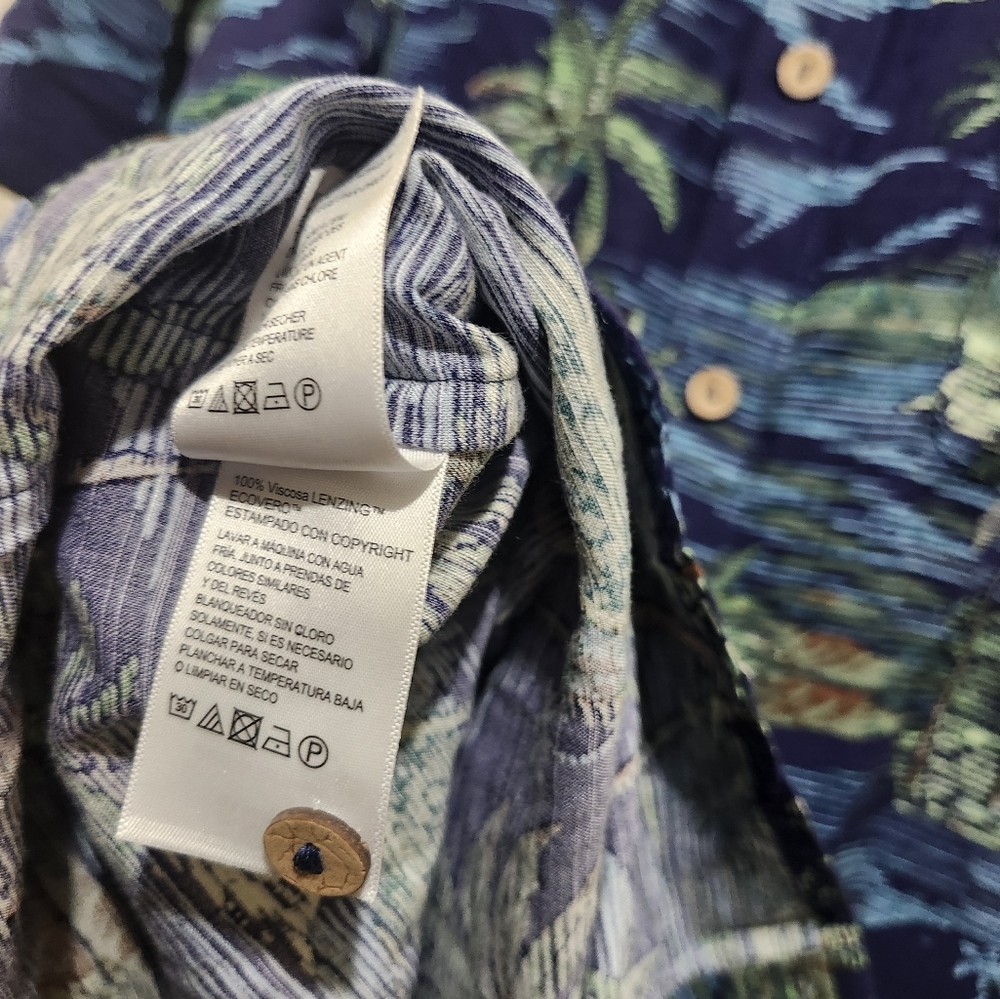 Tommy Bahama Veracruz Cay Scenic Iles Camp Shirt - Picture 3 of 9